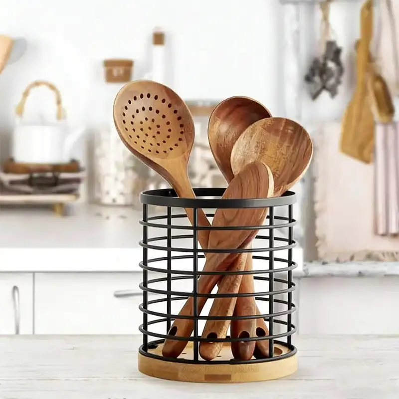 Metalen draadhouder met houten voet
